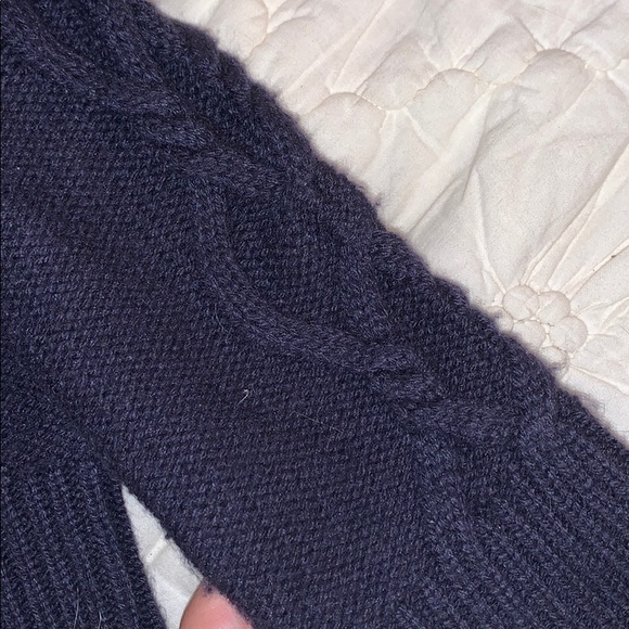 GAP Cable Knit Sweater - Picture 4 of 5
